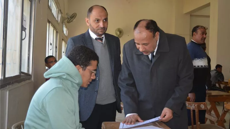 نائب رئيس جامعة الأزهر للوجه القبلي يواصل متابعة امتحانات كلية أصول الدين 