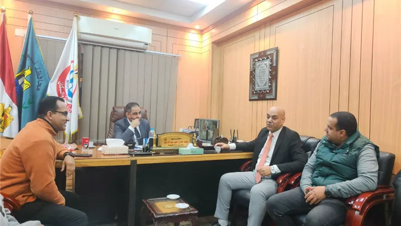 صحة أسيوط والتأمين الصحي يبحثان تعزيز التعاون لتطوير الخدمات الطبية