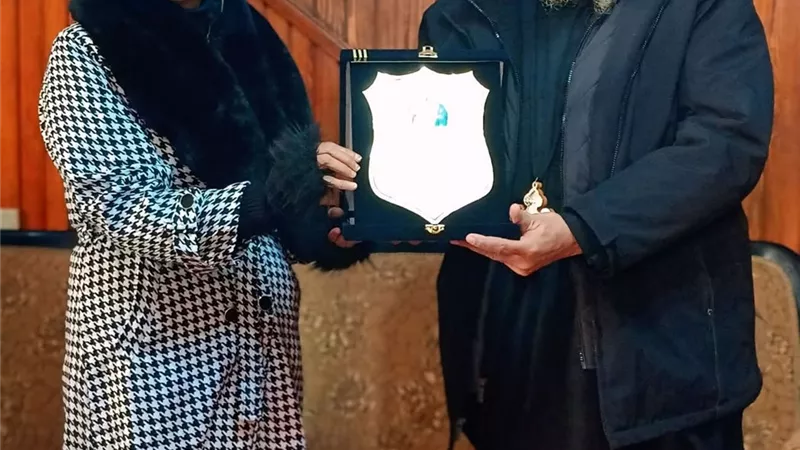 تعليم العجمي في زيارة تهنئة للكنائس بحضور وكيل نقابة الصحفيين 