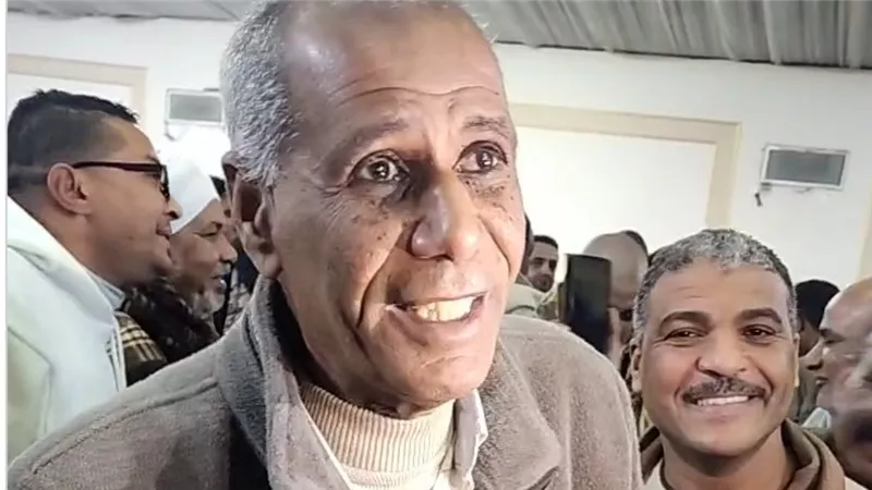 تليفوني بزراير والتاتش بتاع مراتي.. عبد الستار رضا يفوز بإعادة النواب بالأقصر