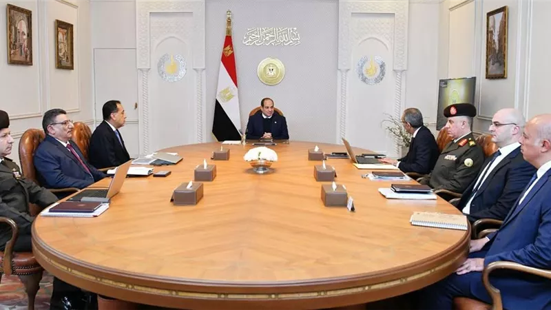 الرئيس السيسي يتابع المحاور الاستراتيجية لتطوير صناعة الاتصالات في مصر