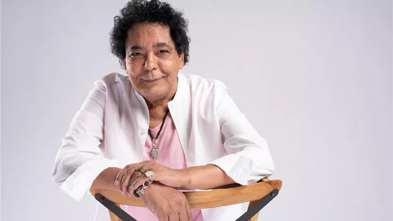 محمد منير يعتذر عن حفله في دبي بسبب أزمة صحية.. والإعلان عن موعد آخر قريبا