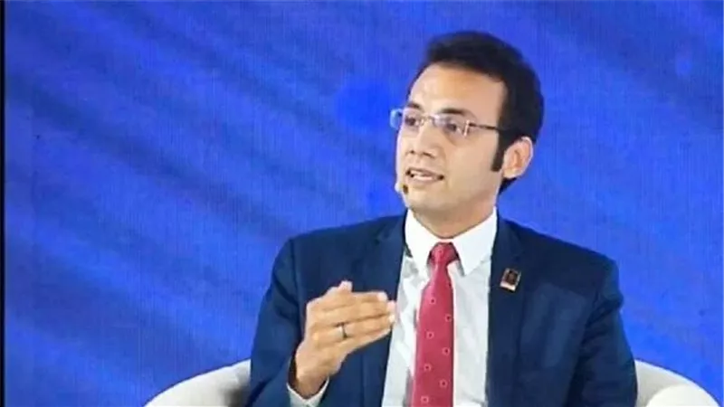  طاهر نصر: معيار استمرار أي علاقة هو ما تضيفه لك أو تنقصه