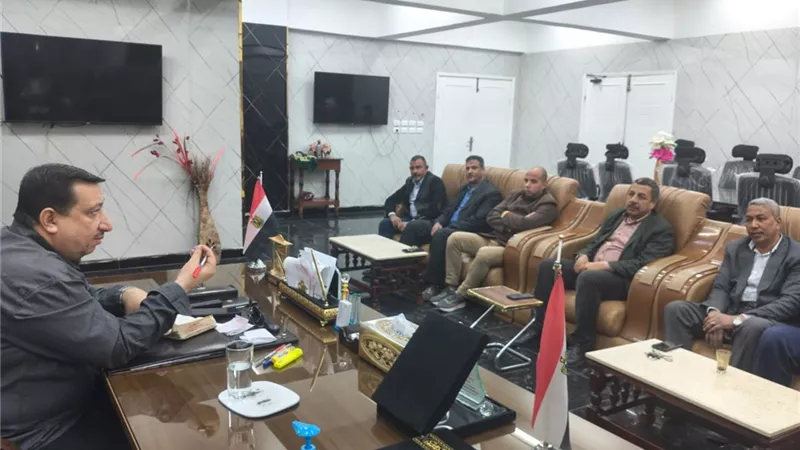 رئيس مركز طهطا بسوهاج يتابع ملفات النظافة والإنارة استعدادًا لأعياد الميلاد