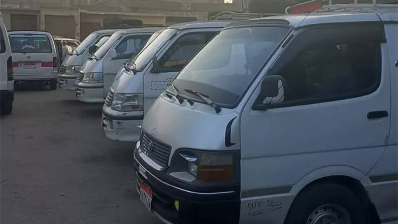 بتوجيهات محافظ سوهاج.. حملات مكثفة لمتابعة مواقف السيارات ومحطات الوقود