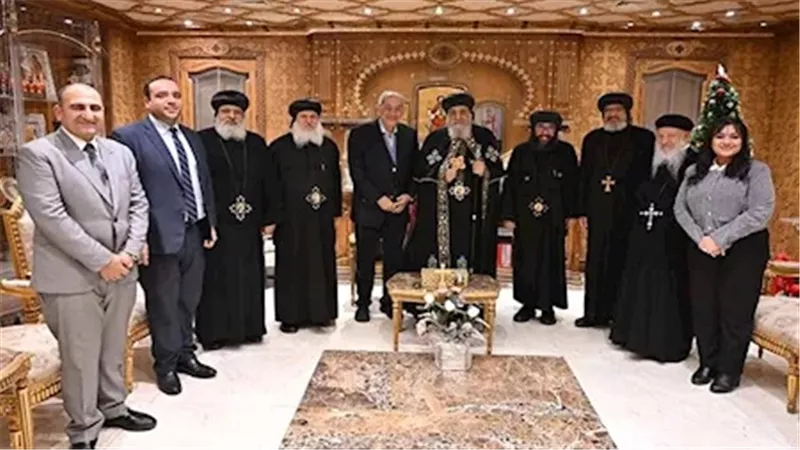 قيادات الدولة والشخصيات العامة يهنئون البابا تواضروس بعيد الميلاد المجيد