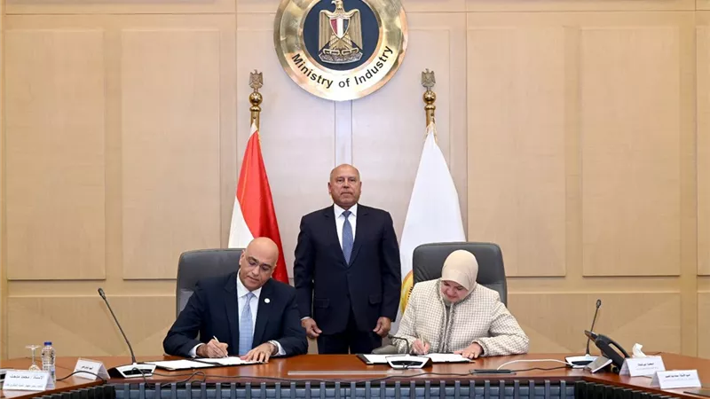 وزير الصناعة: يشهد توقيع مذكرة تفاهم لدعم المشروعات الصغيرة وتوطين الصناعات 