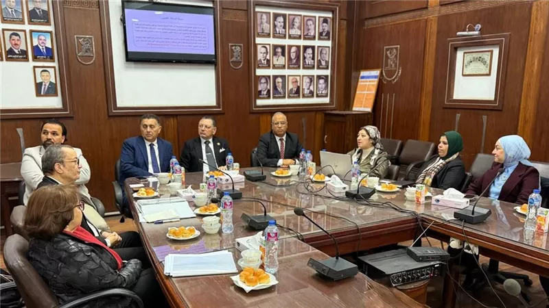 تعاون بين مركز دراسات التصنيع والتنمية المستدامة ومجمع العلمين للبتروكيماويات 