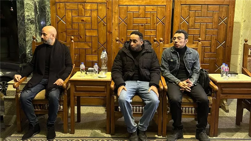 بدء عزاء السيناريست الراحلة هناء عطية في مسجد عمر مكرم |صور