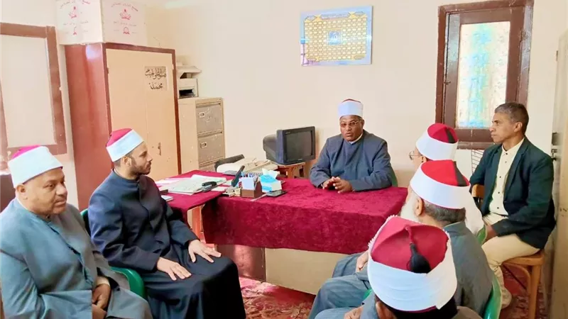 مدير أوقاف الوادي الجديد يواصل جولاته المفاجئة بتفقد إدارة 