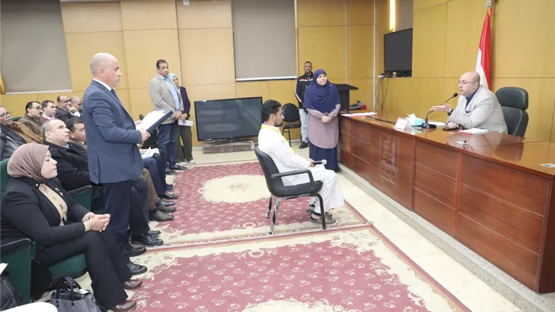 قرارات حاسمة من محافظ بني سويف لحسم شكاوى المياه والصرف بعدة قرى