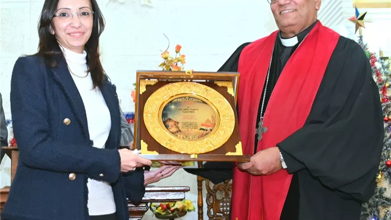 محافظ البحيرة تهنئ أبناء الكنيسة الإنجيلية بدمنهور بعيد الميلاد المجيد
