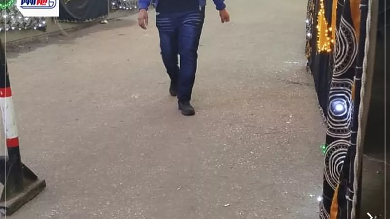 زينة وأنوار لاستقبال المحتفلين بعيد الميلاد المجيد في دشنا بقنا |صور
