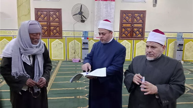 مرور مفاجئ على مساجد إدارتي أوقاف القوصية وديروط للتأكد من جاهزيتها 