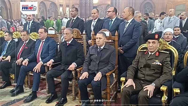 محافظ الفيوم يزور الكنائس لتقديم التهنئة للإخوة الأقباط بعيد الميلاد المجيد