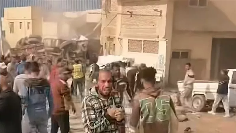  مصرع شخص نتيجة إنقلاب تريلا علي سياراته النصف نقل بشق الثعبان بالقاهرة 