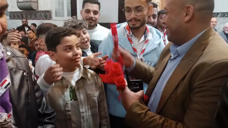 حسين الزمقان يقدم التهاني بعيد الميلاد المجيد للأنبا «بضابا» |صور