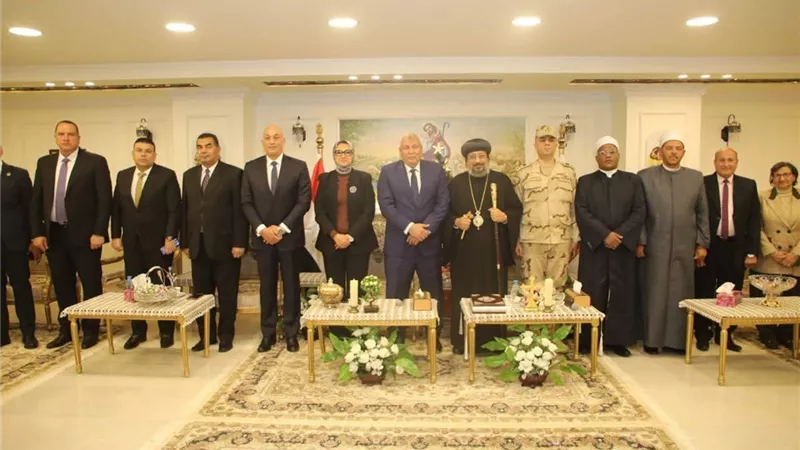مدير أوقاف الوادي الجديد يقدم التهنئة للإخوة المسيحيين بعيد الميلاد المجيد 