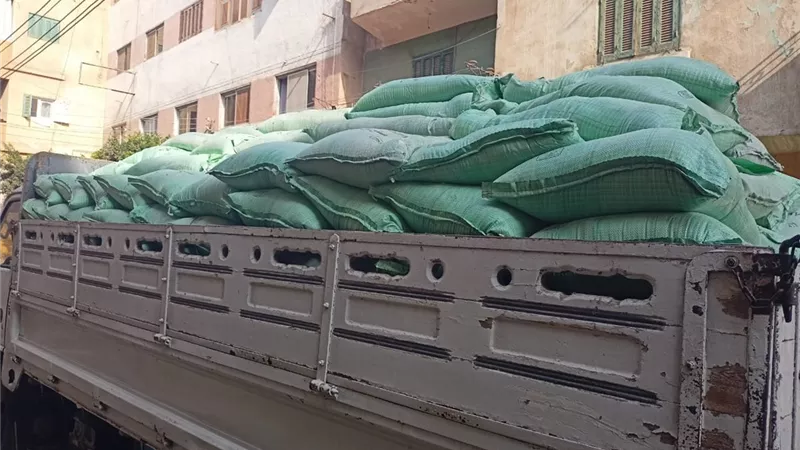 قبل بيعها بالسوق السوداء.. ضبط 9 أطنان دقيق مدعم في حملات تموينية مكبرة