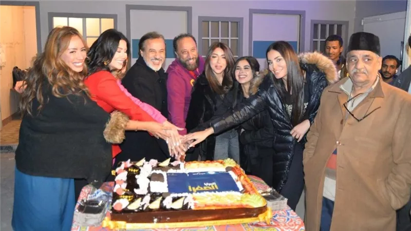 رمضان 2026 .. صناع مسلسل السرايا الصفرا يحتفلون بانطلاق التصوير |صور