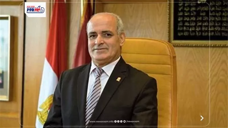 الدكتور أحمد جابر شديد يمثل مصر في مؤتمر علوم الأرض وتغير المناخ بلندن