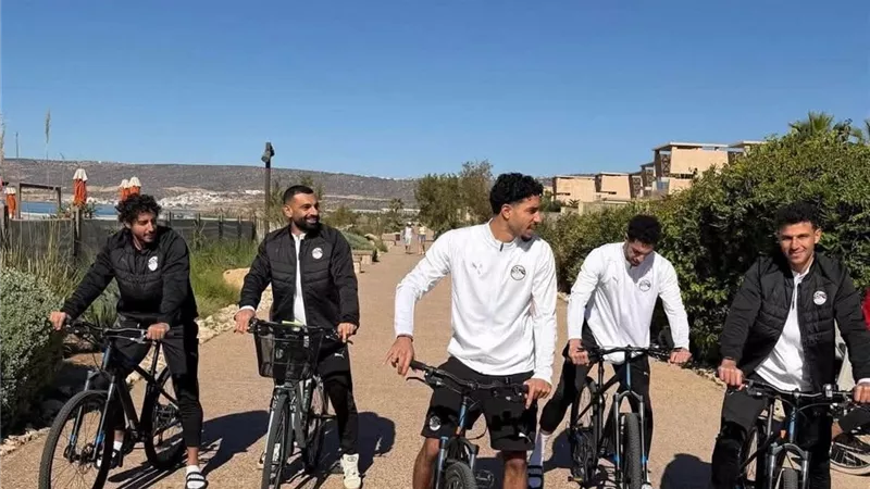 بالدراجة.. نجوم المنتخب يكسرون الضغوط بقيادة 