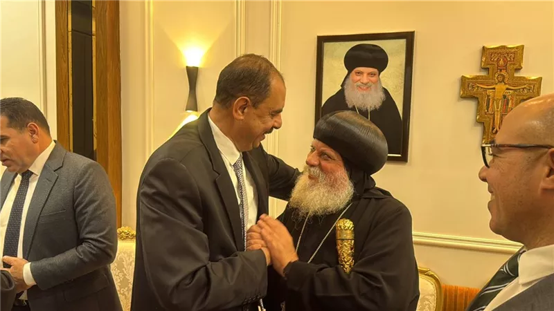 محافظ سوهاج يزور مطرانيات البلينا وجرجا للتهنئة بعيد الميلاد 