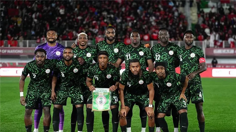 تمرد وعصيان.. لاعبو منتخب نيجيريا يرفضون مواجهة الجزائر بأمم أفريقيا