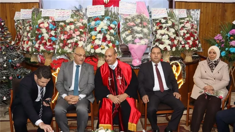 محافظ القليوبية ومدير الأمن يقدمان التهنئة للأقباط بعيد الميلاد المجيد