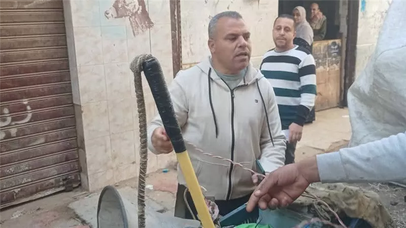 حملة مكبرة لإزالة الإشغالات والتعديات ومصادرة مكبرات الصوت في البحيرة
