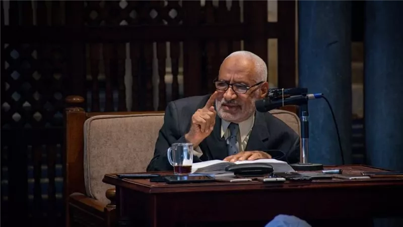 شيخ الأزهر يهنئ العلَّامة «أبو موسى» بتتويجه بجائزة الملك فيصل لخدمة الإسلام 