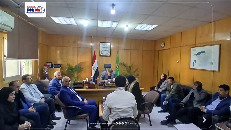 السكرتير العام لمحافظة الفيوم يعقد لقاء خدمة المواطنين بمركز طامية
