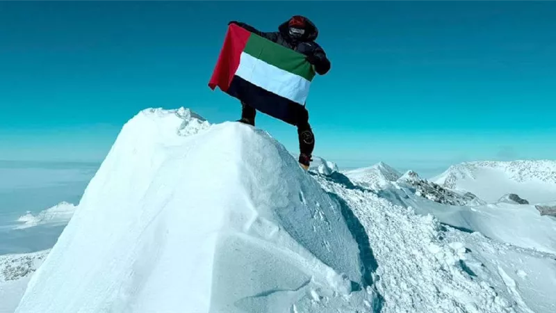 أول وأصغر امرأة عربية تصل إلى أعلى قمة في 