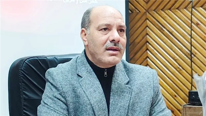 مدير تعليم الإسكندرية يستعد للامتحانات باجتماع مع مسئولي الإدارات