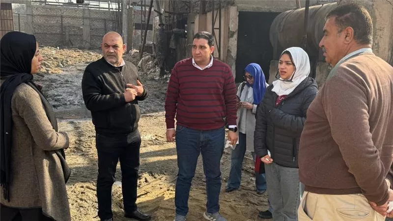 محافظ القليوبية يوجّه بسرعة فحص  التلوث الناتج عن مصانع الريش بأبوزعبل