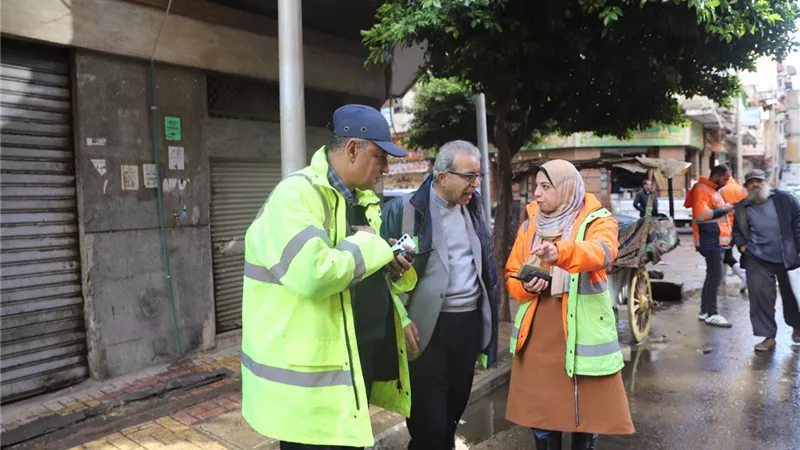 جولة تفقدية لرئيس شركة الصرف الصحي بالإسكندرية أثناء الأمطار