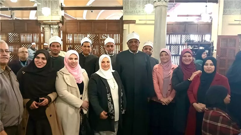 شومان يلتقي ذوي الهمم بالجامع الأزهر.. ويؤكد أهمية رفع الوعي بلغة الإشارة