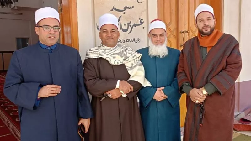 لمتابعة الأداء الدعوي.. مدير أوقاف مطروح يلتقي أعضاء القافلة الوزارية الحدودية