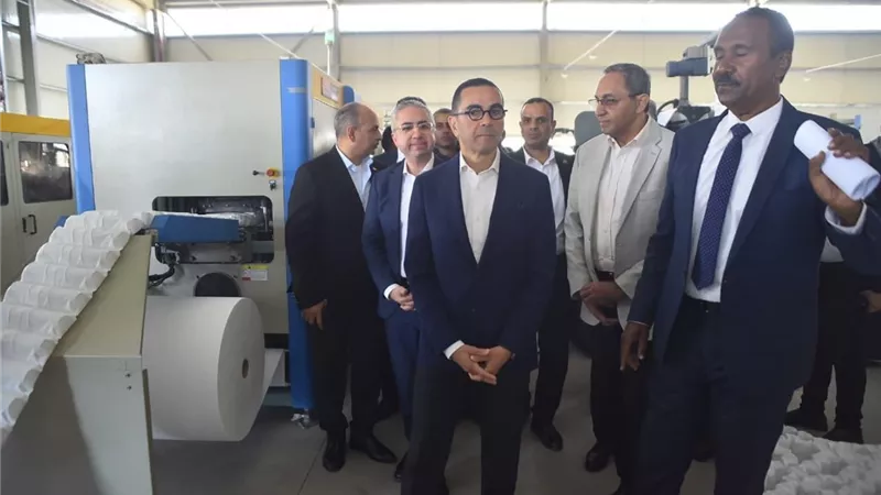 الخطيب: أهمية تشجيع المنتج المحلي وتعميق الصناعة المصرية في مختلف المحافظات