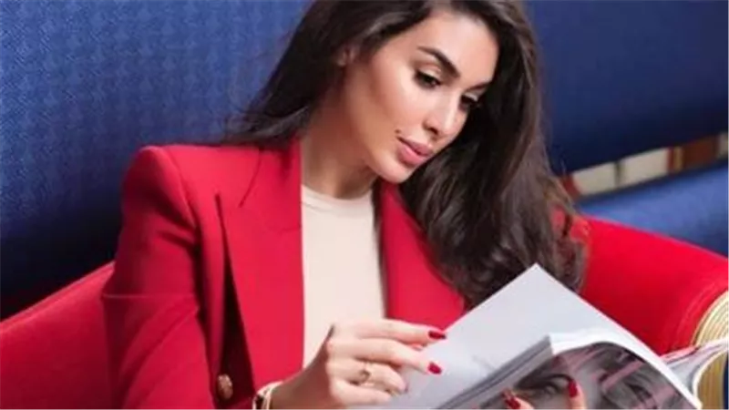 العلاقة بين العقل والجسد.. تعرف على كتاب ياسمين صبري الذي تفضل قراءته حالياً