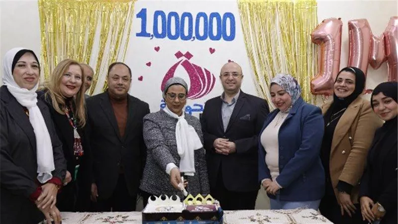 المستشارة أمل عمار تزور فرع المجلس القومي للمرأة ببني سويف وتشيد بمشروع تحويشة