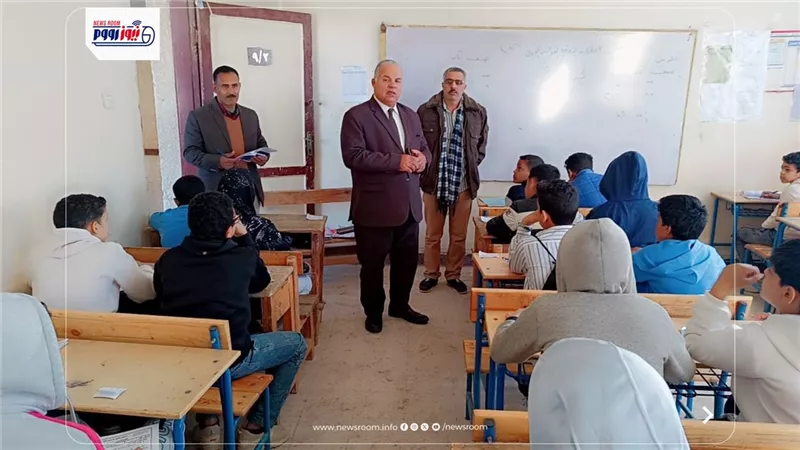 مدير تعليم الفيوم يتابع أمتحانات النقل بمدارس يوسف الصديق وتعليمات بالانضباط 