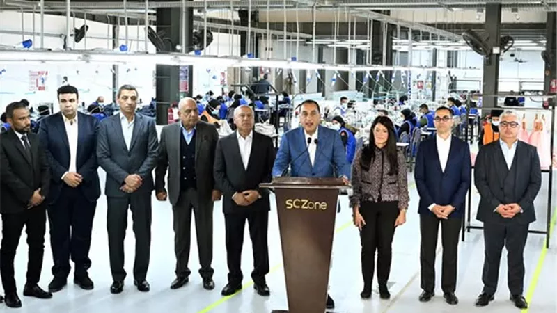 مدبولي: مصر دخلت عصر تجميع وإنتاج مكونات الطاقة الشمسية