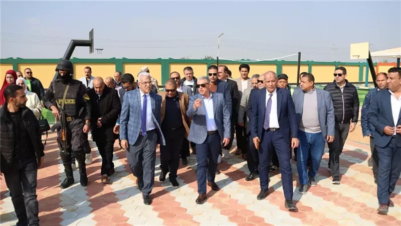 محافظ الإسماعيلية يتابع ميدانيًّا أعمال إنشاء مدرسة رياض أطفال بأبو صوير
