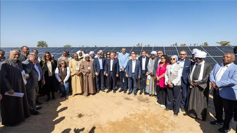 محافظ البنك المركزي ووزير الزراعة يتفقدان  مشروع 