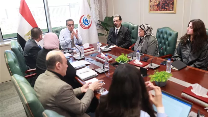 وزير الصحة يتابع مستجدات تكليف أعضاء المهن الطبية من دفعة 2023 