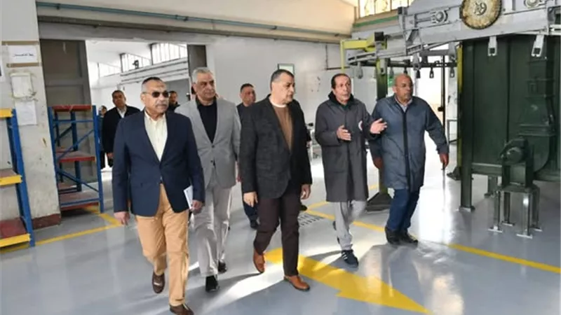 وزير الإنتاج الحربي: 