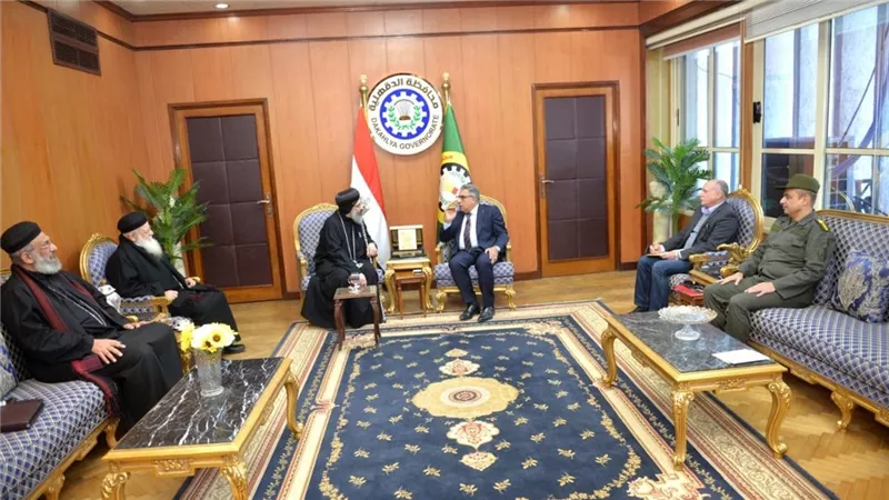 محافظ الدقهلية يستقبل وفد الكنيسة في إطار الاحتفالات بالعام الميلادي الجديد