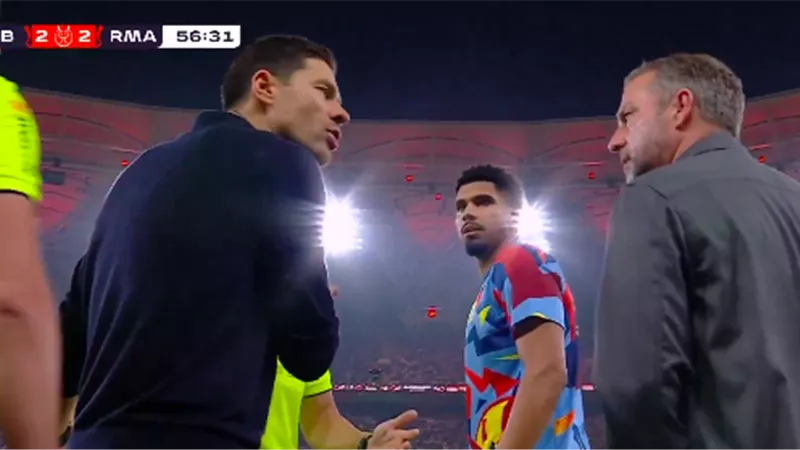 فيديو.. خناقة فليك وألونسو تشعل مباراة ريال مدريد وبرشلونة في نهائي السوبر