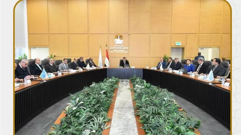 وزير الإسكان يتابع تنفيذ مشروعات «حياة كريمة» لتطوير الريف